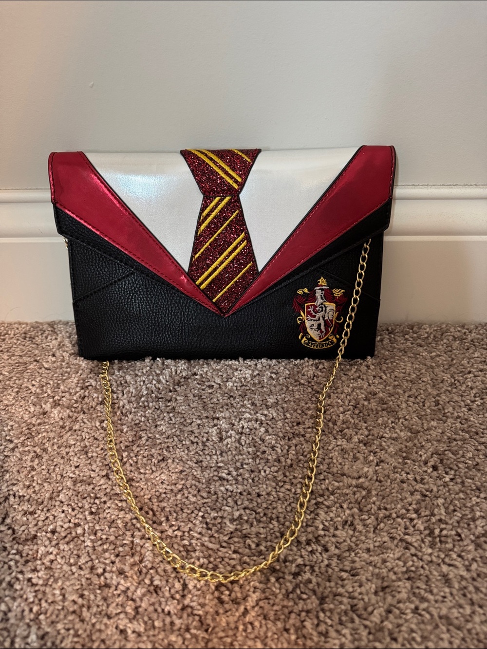 Gryffindor-Inspired Envelope Crossbody Bag in Black & Red